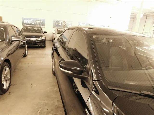 2014 Volkswagen Passat 1.8T Wolfsburg Edition