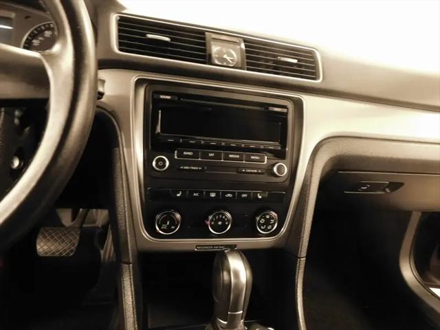 2014 Volkswagen Passat 1.8T Wolfsburg Edition