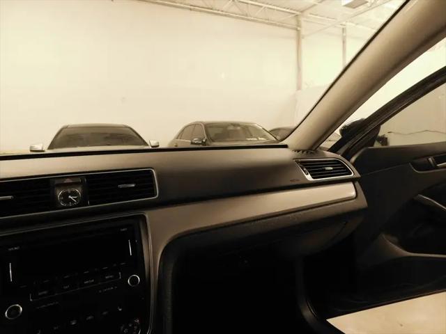 2014 Volkswagen Passat 1.8T Wolfsburg Edition