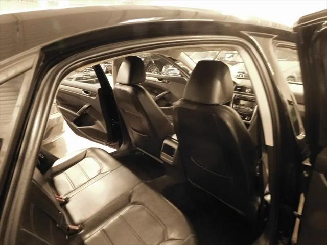 2014 Volkswagen Passat 1.8T Wolfsburg Edition