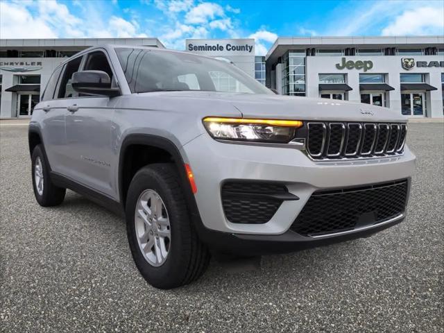 2025 Jeep Grand Cherokee Laredo 4x2