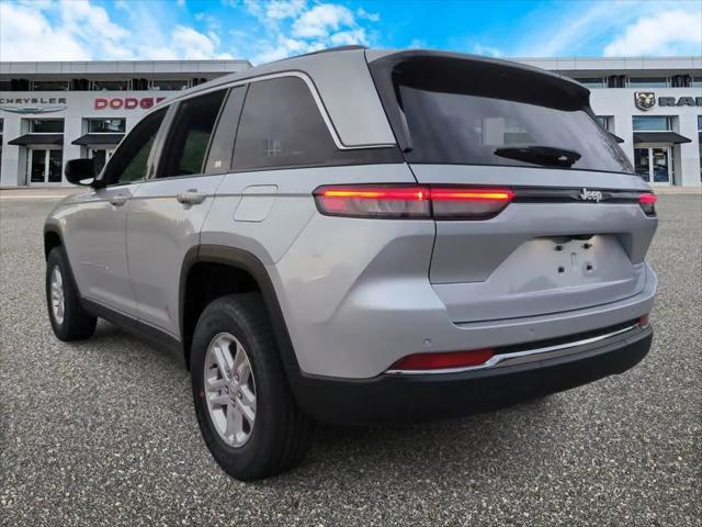 2025 Jeep Grand Cherokee Laredo 4x2