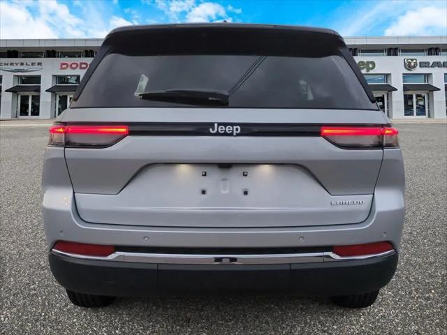 2025 Jeep Grand Cherokee Laredo 4x2
