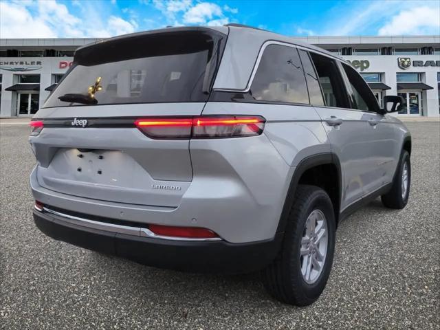 2025 Jeep Grand Cherokee Laredo 4x2