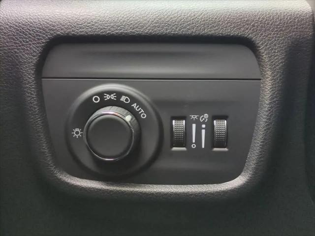 2025 Jeep Grand Cherokee Laredo 4x2