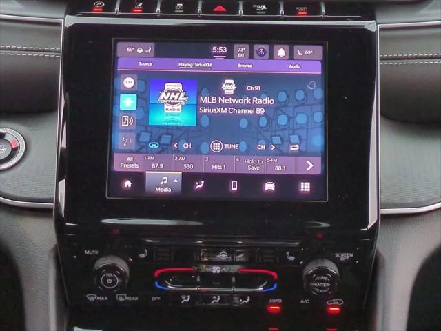 2025 Jeep Grand Cherokee Laredo 4x2