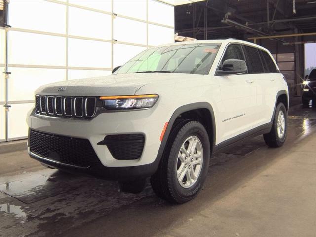 2024 Jeep Grand Cherokee Laredo 4x4