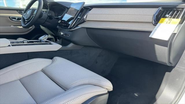 2026 Volvo XC90 Ultra, B6 AWD Gas (mild hybrid), Gasoline, Bright, 7 Seats