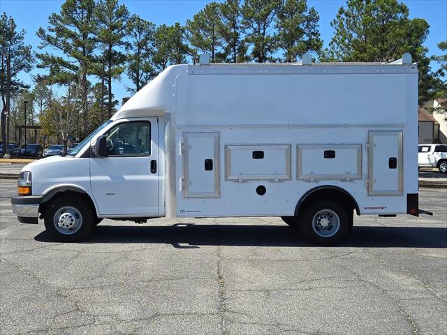 2025 Chevrolet Express Cutaway Work Van