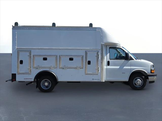 2025 Chevrolet Express Cutaway Work Van