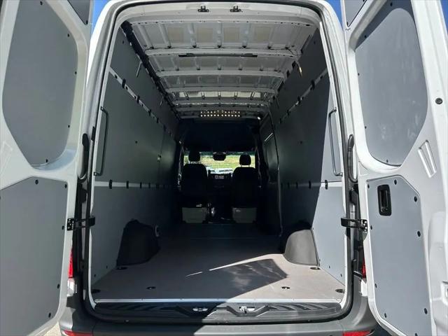 2024 Mercedes-Benz Sprinter 2500 High Roof 4-Cyl Diesel HO