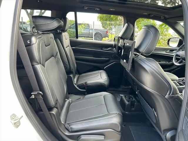 2025 Jeep Grand Cherokee L Overland 4x4