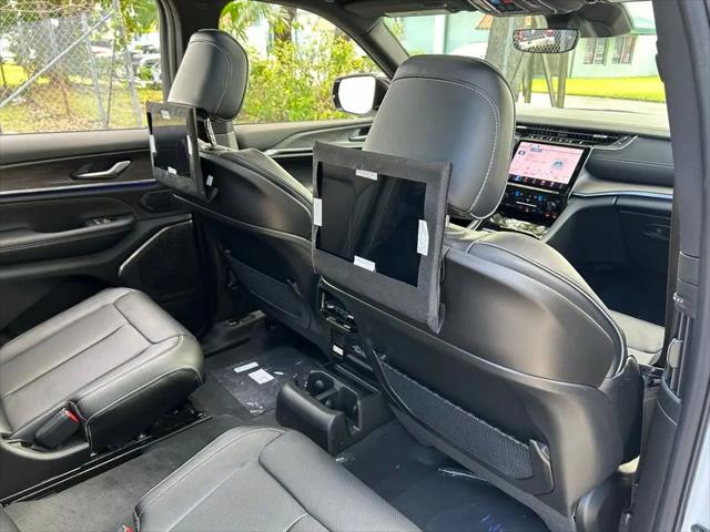 2025 Jeep Grand Cherokee L Overland 4x4