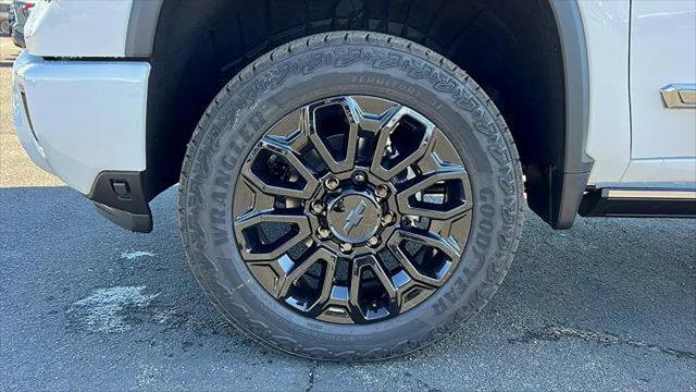 2026 Chevrolet Silverado 2500HD Crew Cab, Standard Bed, High Country, 4WD