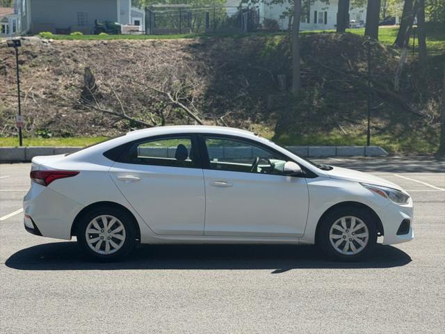 2020 Hyundai Accent SE