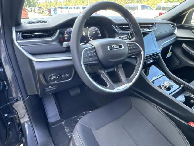 2025 Jeep Grand Cherokee Laredo X 4x2