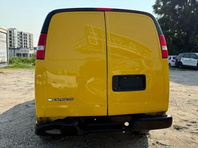 2022 Chevrolet Express Cargo Van RWD 2500 Regular Wheelbase WT