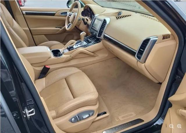 2016 Porsche Cayenne Base