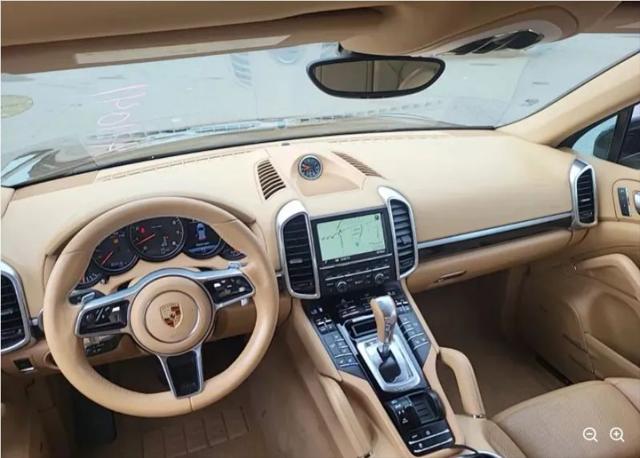 2016 Porsche Cayenne Base