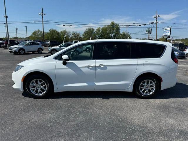 2022 Chrysler Voyager LX
