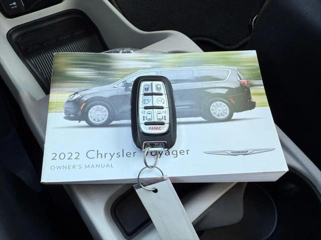 2022 Chrysler Voyager LX