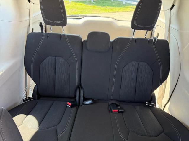 2022 Chrysler Voyager LX