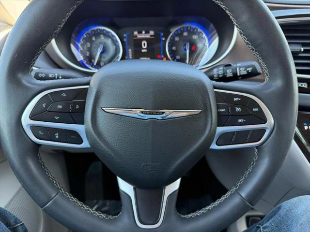 2022 Chrysler Voyager LX