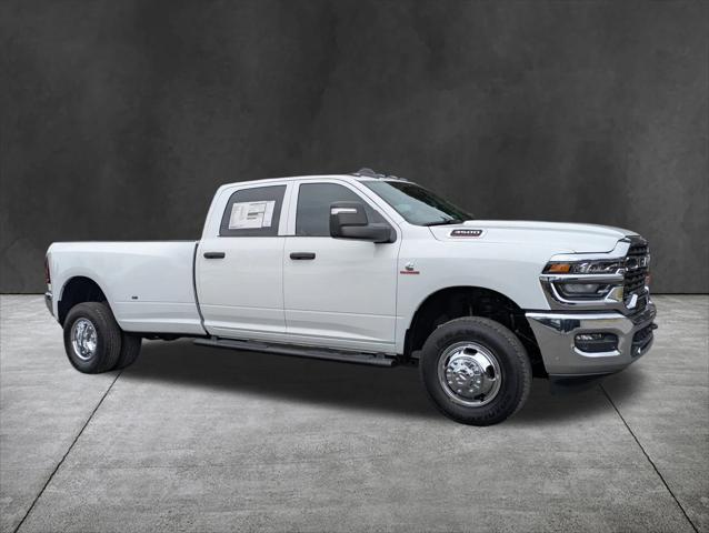 2026 RAM Ram 3500 RAM 3500 TRADESMAN CREW CAB 4X4 8 BOX
