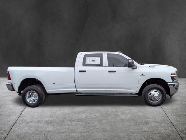 2026 RAM Ram 3500 RAM 3500 TRADESMAN CREW CAB 4X4 8 BOX