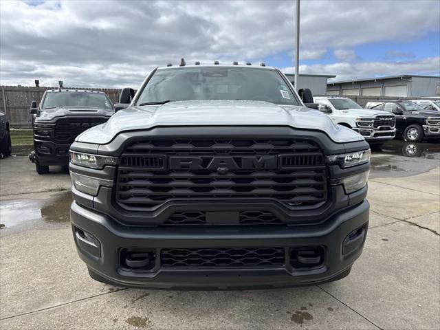 2026 RAM Ram 3500 RAM 3500 TRADESMAN CREW CAB 4X4 8 BOX