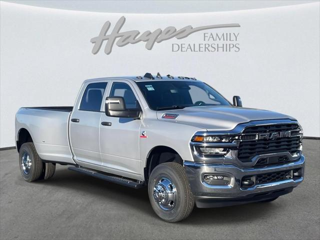 2026 RAM Ram 3500 RAM 3500 TRADESMAN CREW CAB 4X4 8 BOX