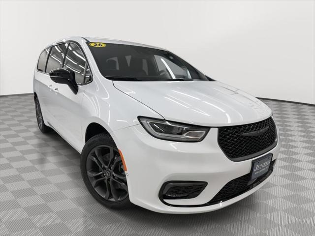 2026 Chrysler Pacifica PACIFICA SELECT AWD