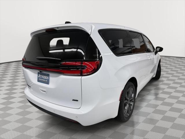 2026 Chrysler Pacifica PACIFICA SELECT AWD