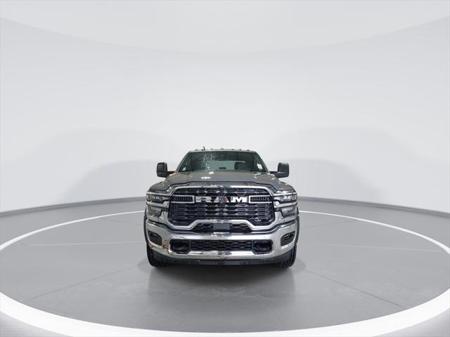 2026 RAM Ram 4500 Chassis Cab RAM 4500 TRADESMAN CHASSIS CREW CAB 4X4 60 CA 2026 RAM Ram 4500 Chassis Cab RAM 4500 TRADESMAN CHASSIS CREW CAB 4X4 60 CA