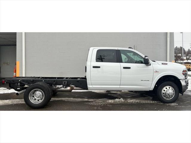 2026 RAM Ram 3500 Chassis Cab RAM 3500 BIG HORN CREW CAB CHASSIS 4X4 60 CA