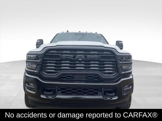 2026 RAM 5500 Chassis RAM 5500 TRADESMAN CHASSIS CREW CAB 4X4 84 CA