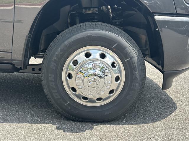 2026 Ram 3500 Laramie Crew Cab 4x4 8' Box