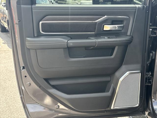 2026 Ram 3500 Laramie Crew Cab 4x4 8' Box