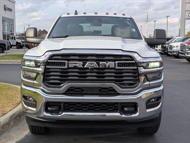 2026 RAM Ram 3500 RAM 3500 TRADESMAN CREW CAB 4X4 64 BOX