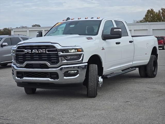 2026 RAM Ram 3500 RAM 3500 TRADESMAN CREW CAB 4X4 8 BOX