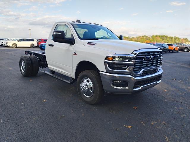 2026 RAM Ram 3500 Chassis Cab RAM 3500 TRADESMAN CHASSIS REGULAR CAB 4X4 60 CA 2026 RAM Ram 3500 Chassis Cab RAM 3500 TRADESMAN CHASSIS REGULAR CAB 4X4 60 CA
