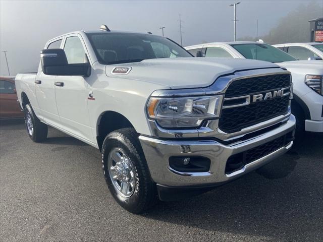 2023 RAM 3500 Tradesman Crew Cab 4x4 64 Box