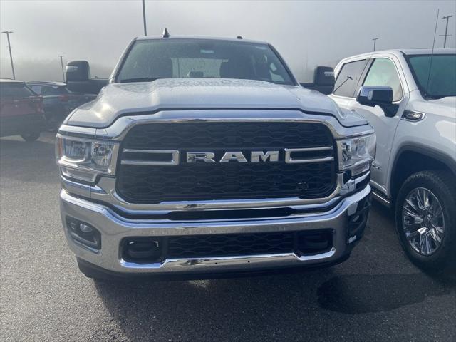 2023 RAM 3500 Tradesman Crew Cab 4x4 64 Box