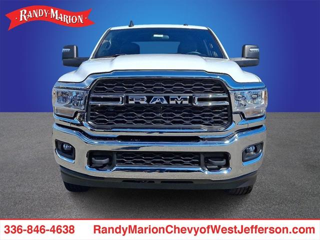 2023 RAM 3500 Tradesman Crew Cab 4x4 64 Box