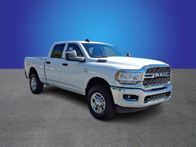 2023 RAM 3500 Tradesman Crew Cab 4x4 64 Box