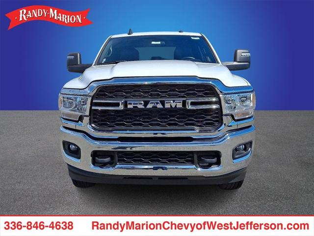 2023 RAM 3500 Tradesman Crew Cab 4x4 64 Box