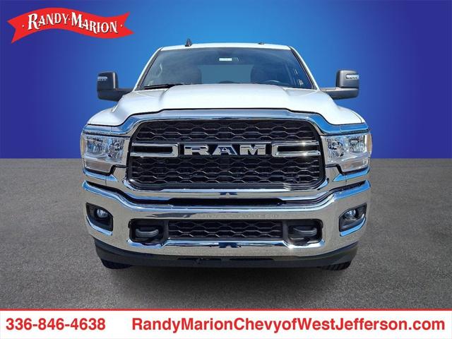 2023 RAM 3500 Tradesman Crew Cab 4x4 64 Box