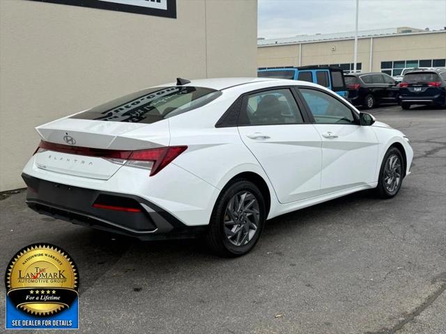 2024 Hyundai Elantra SEL 2024 Hyundai Elantra SEL