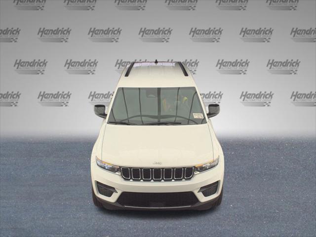 2024 Jeep Grand Cherokee Laredo 4x4