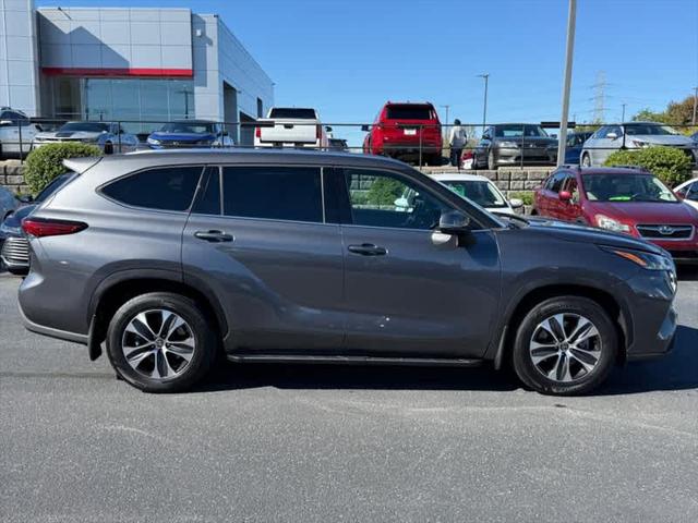 2021 Toyota Highlander XLE 2021 Toyota Highlander XLE